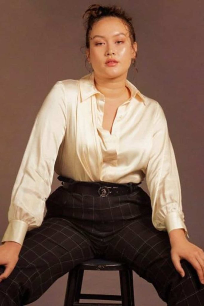 WHITE BLOUSE 