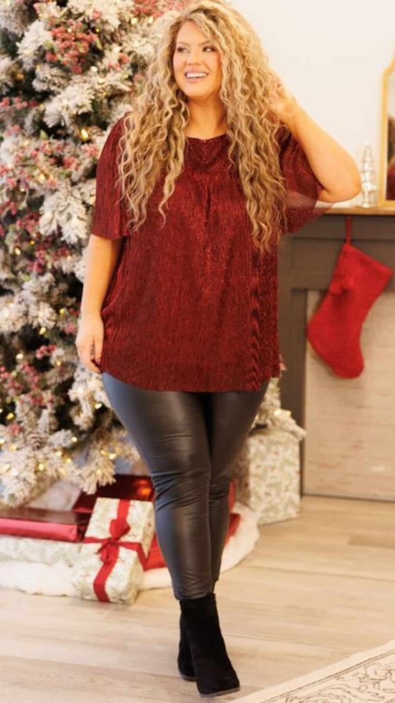 casual Christmas outfits leather leggings