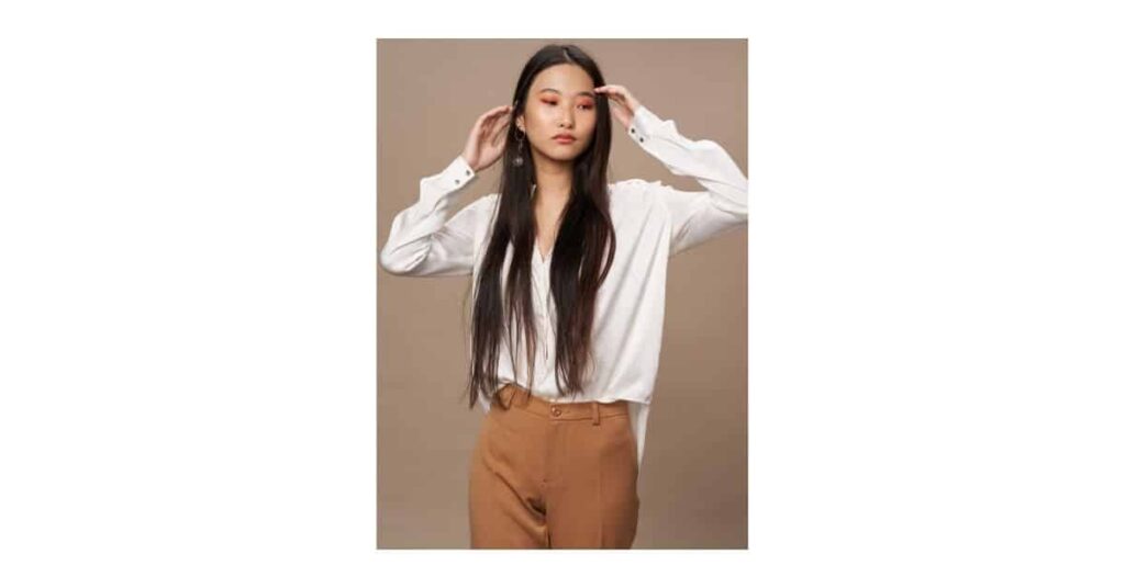 What to wear with brown pants? 