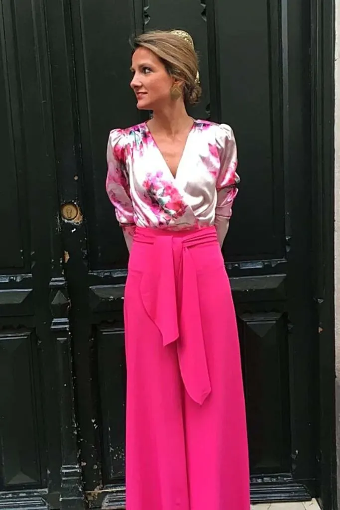 floral top and pink palazzo pants