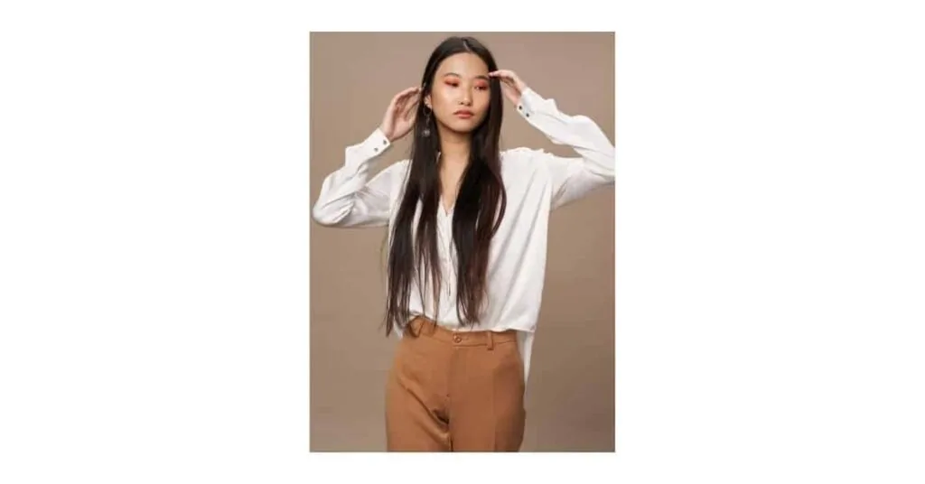 What to wear with brown pants? 